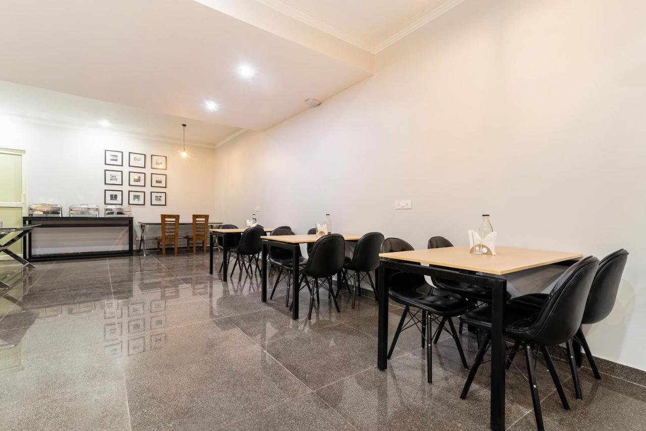 Oyo Flagship Santhi Grand Hotel Vijayawada Exterior photo