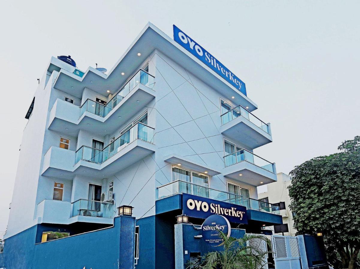 Oyo Flagship Santhi Grand Hotel Vijayawada Exterior photo