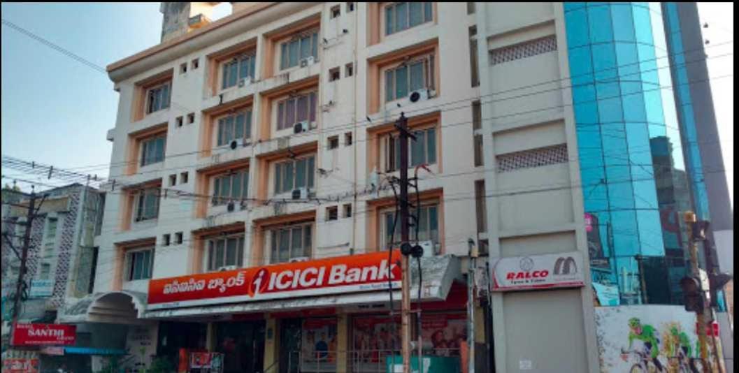 Oyo Flagship Santhi Grand Hotel Vijayawada Exterior photo
